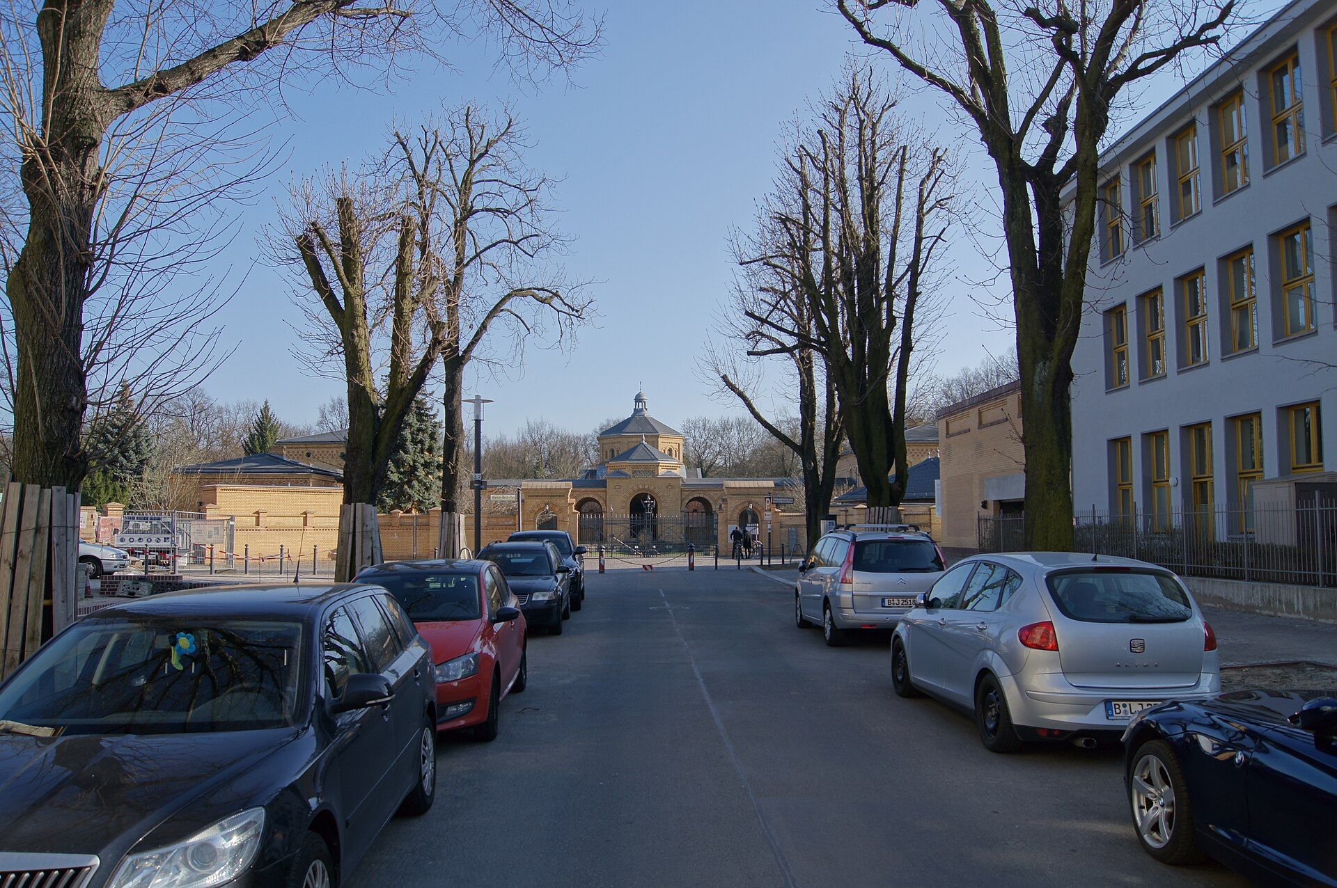 Eingangsbauten des Jüdischen Friedhofs Weißensee an der Herbert-Baum-Straße