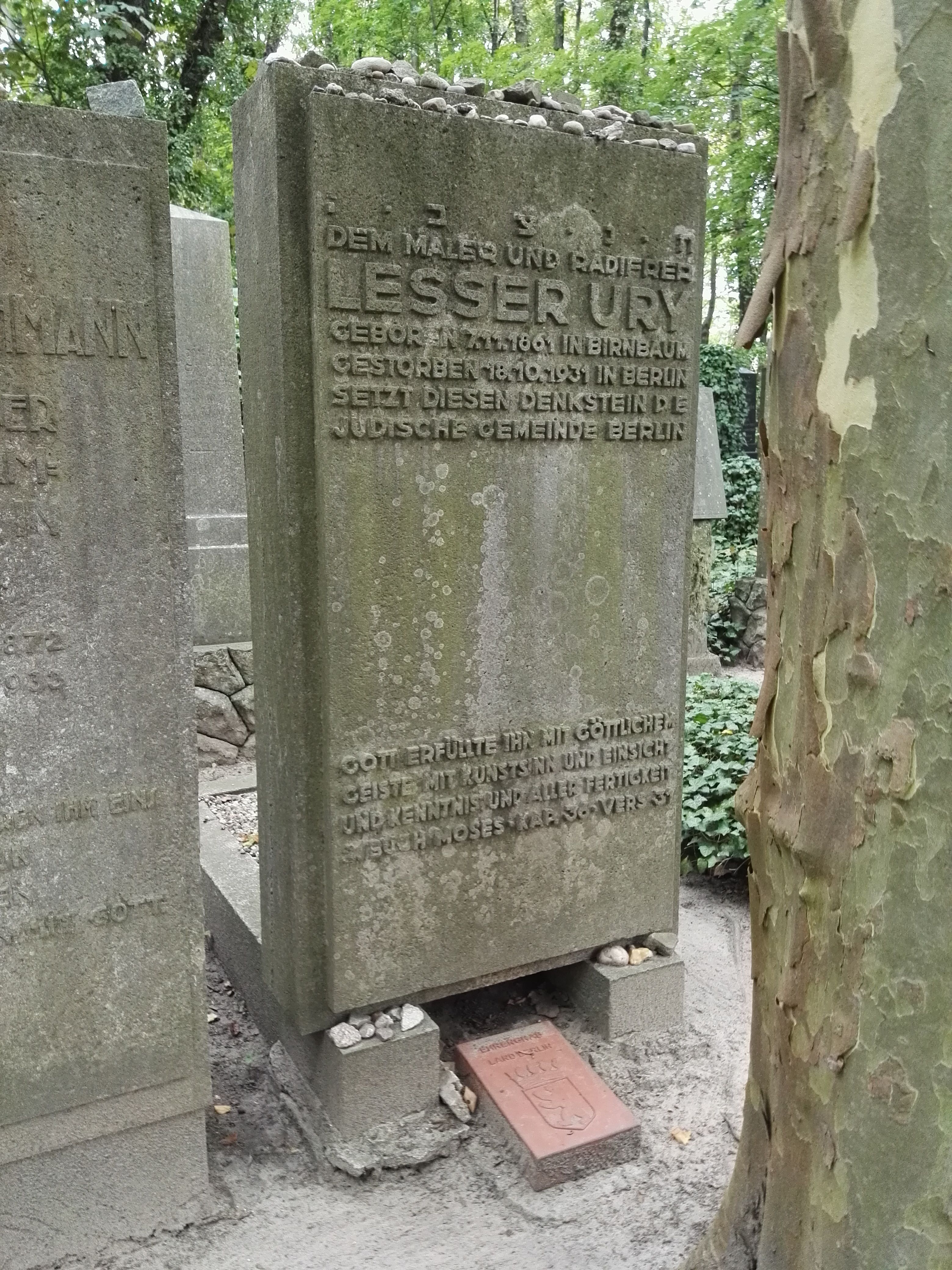 Ehrengrab von Lesser Ury auf dem Jüdischen Friedhof Weißensee